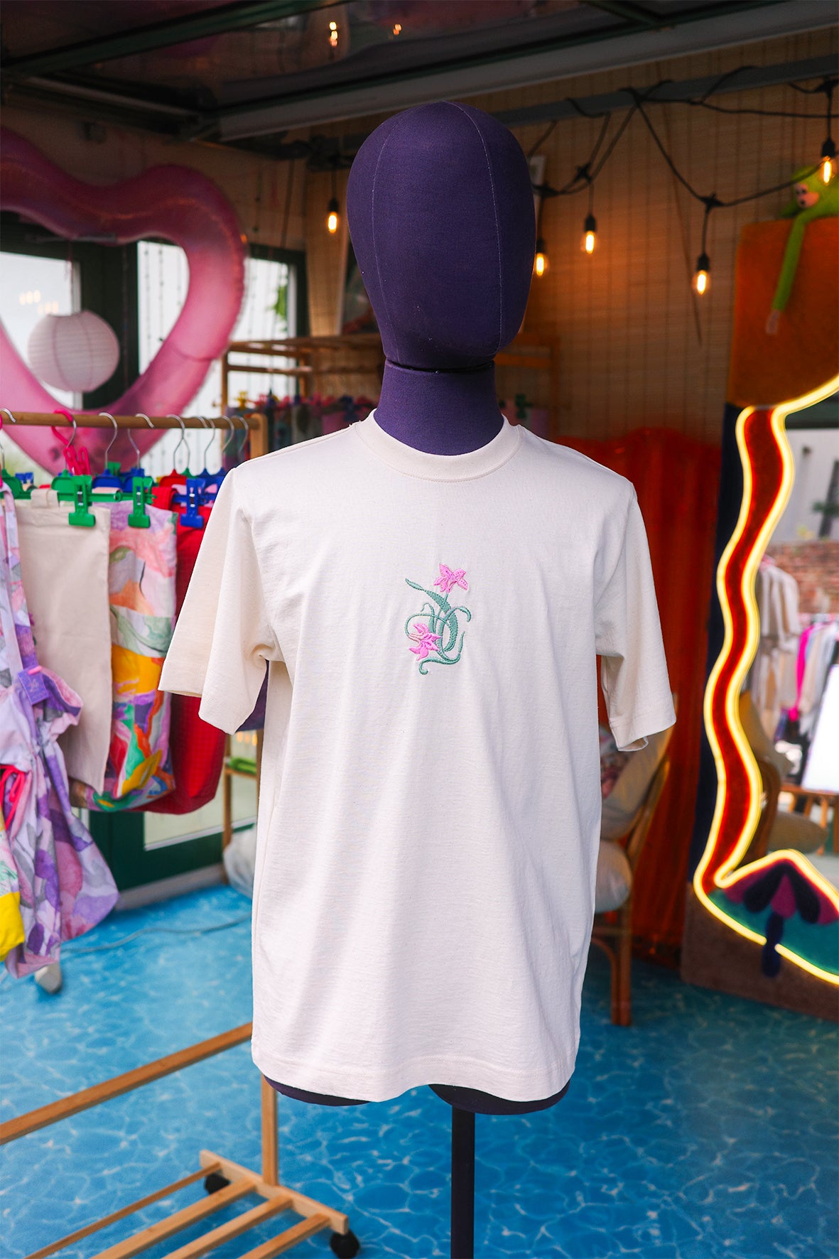 T-shirt 'Chubster' z kwiatowym ornamentem